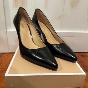 Michael Kors Flex Kitten Pump 8